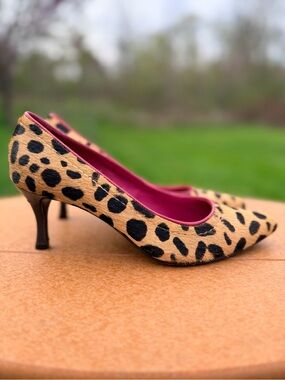 Leopard Printed Fur Pointed Toe Pumps with Pink Lining